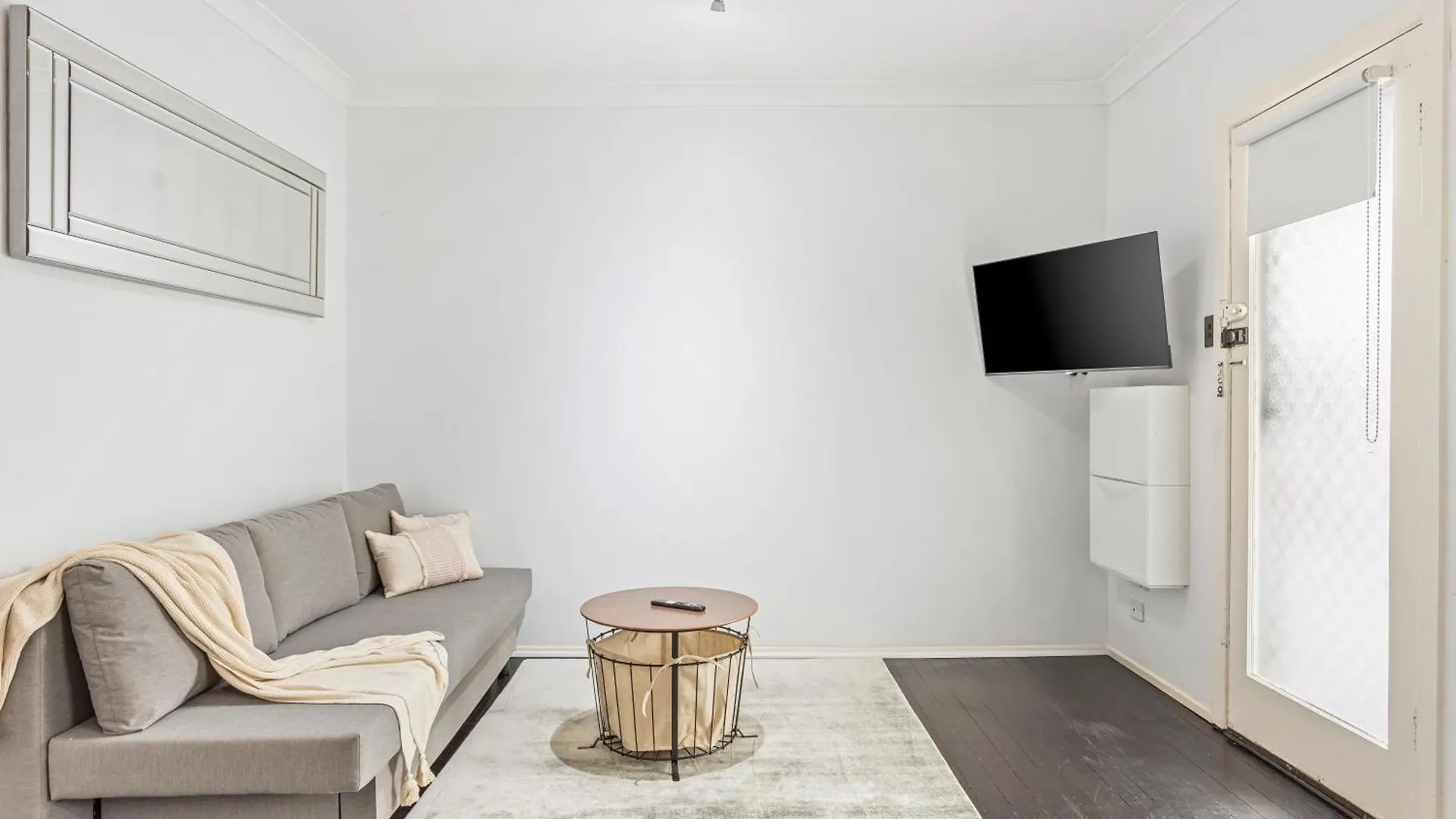 Peninsular Drive 1 Bedroom Gold Coast